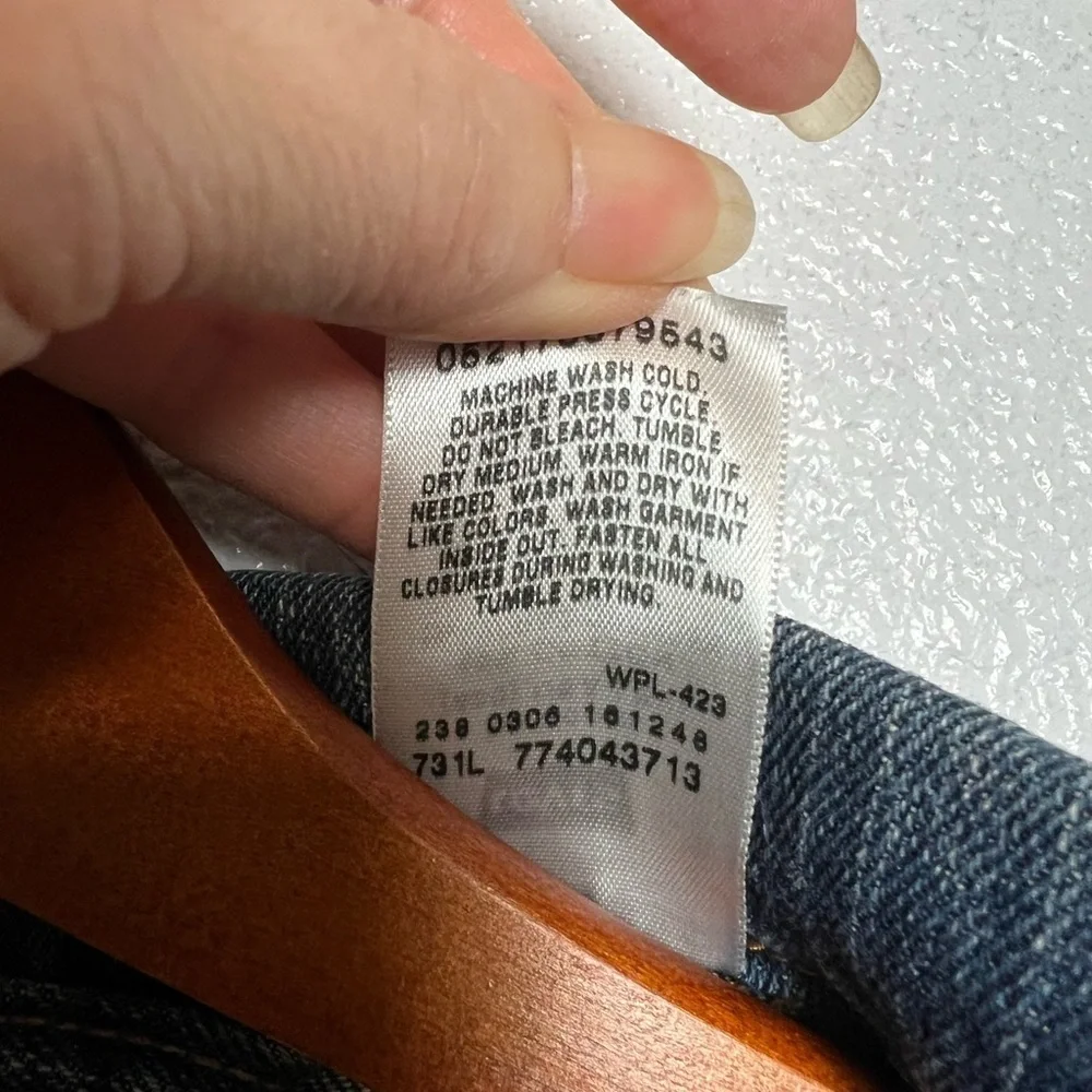 Levi’s Crop Jean Jacket Distressed Cowgirl Size Small